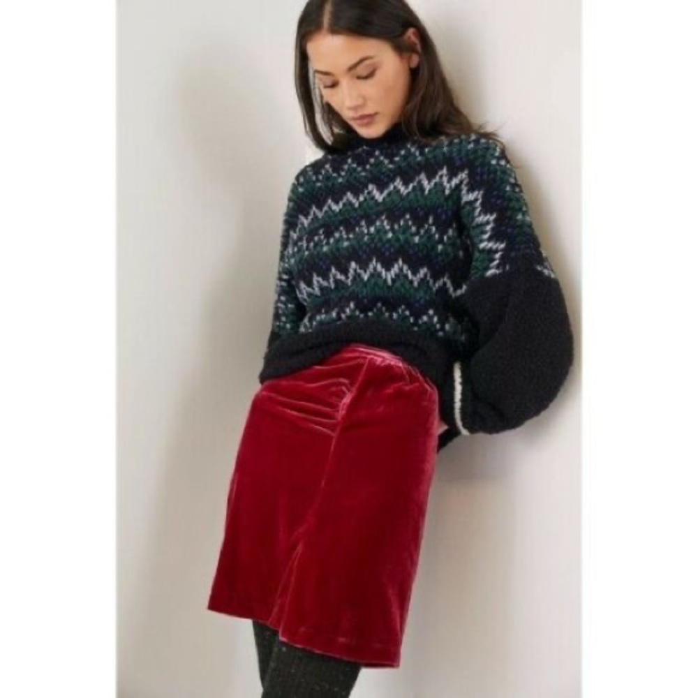 Anthropologie Monte velvet burgandy miniskirt 6 and 8